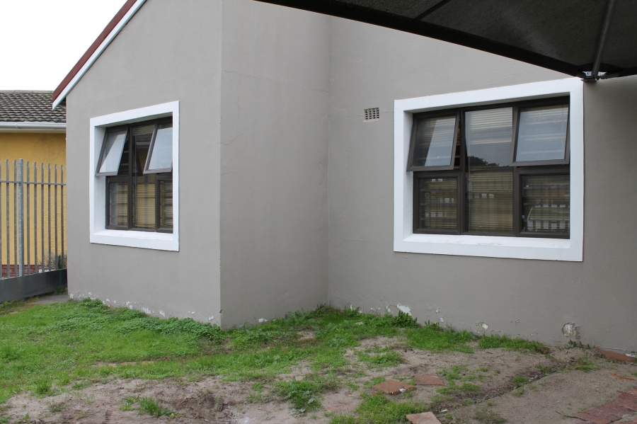 To Let 3 Bedroom Property for Rent in Highbury Western Cape